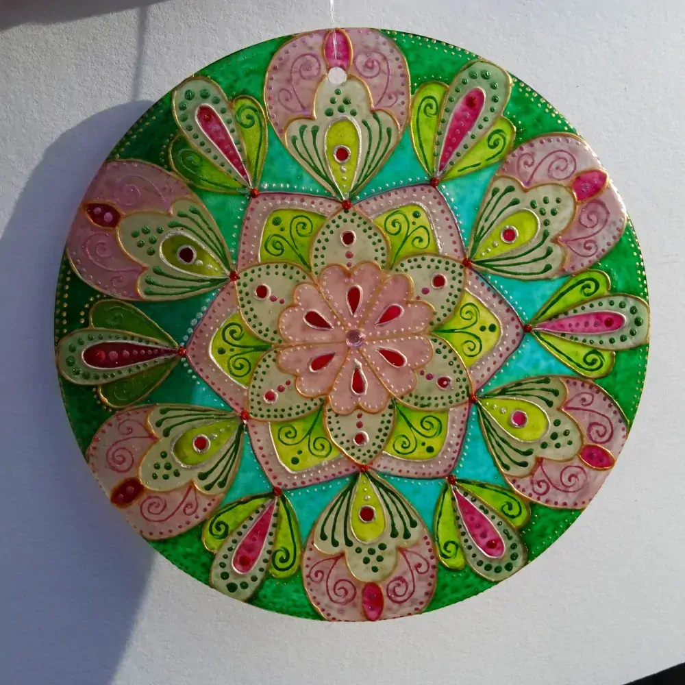 Mandala regenerace a otevřenosti Lásce - "Něha Lásky" (závěsná vitráž)