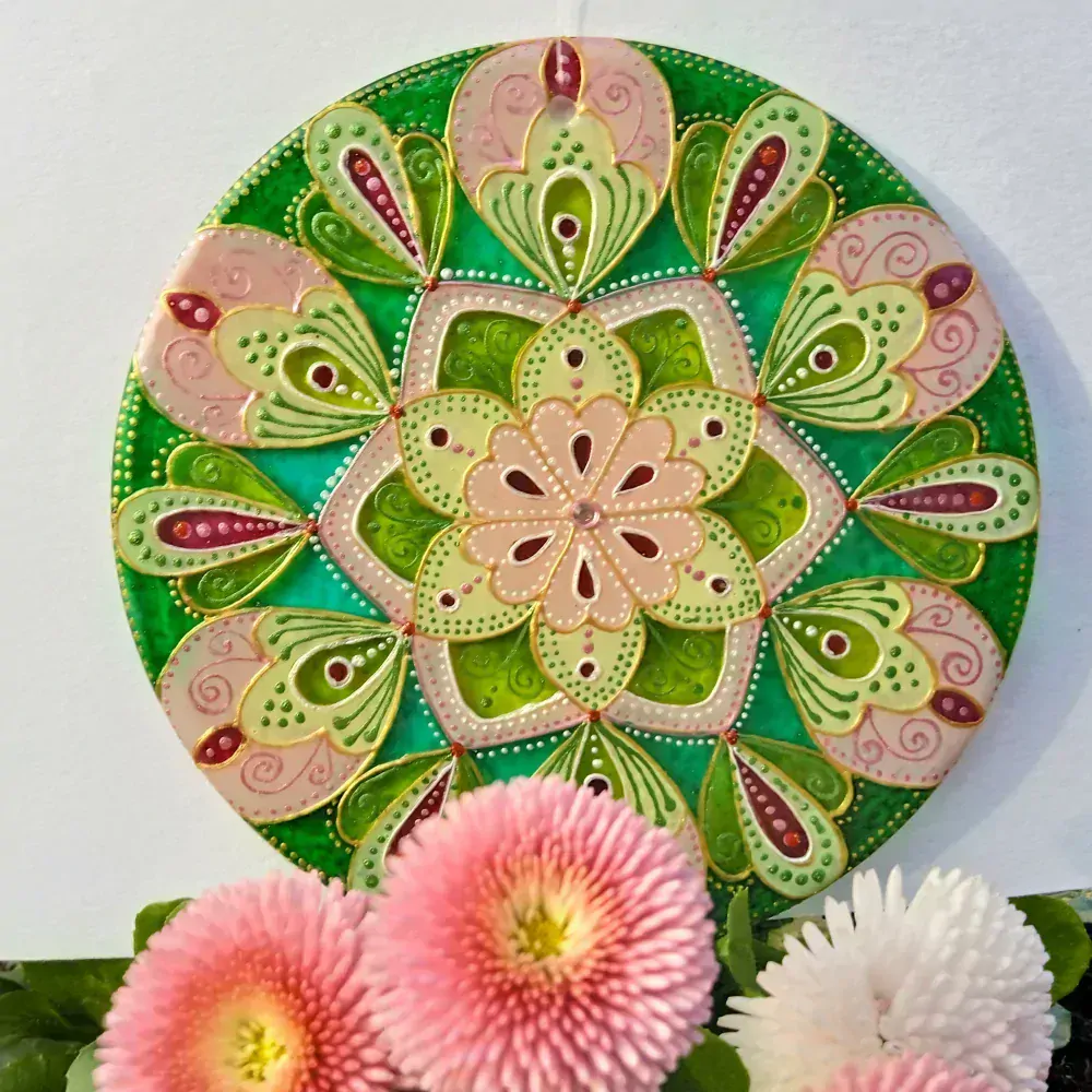 Mandala regenerace a otevřenosti Lásce - "Něha Lásky" (závěsná vitráž)