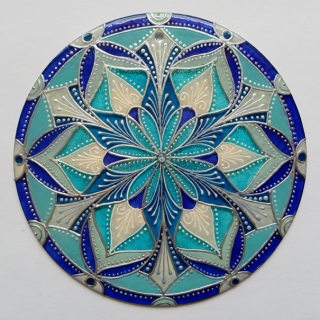 Mandala - "Na vrcholcích Hor - Volnost" (malba na skle - 12 cm)