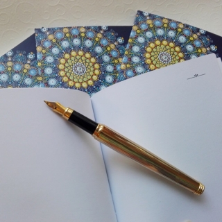 Zápisník "Mandala" s autorskou tečkovanou mandalou